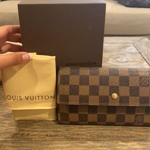 Authentic Louis Vuitton Damier Ebene Sarah Wallet